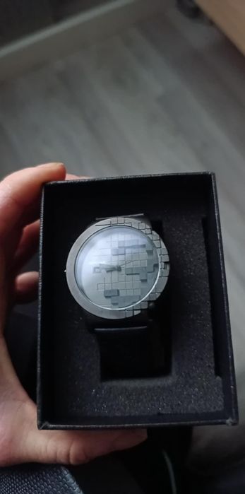 Witam  posiadam na sprzedaż 2 eleganckie męskie zegarki  do w