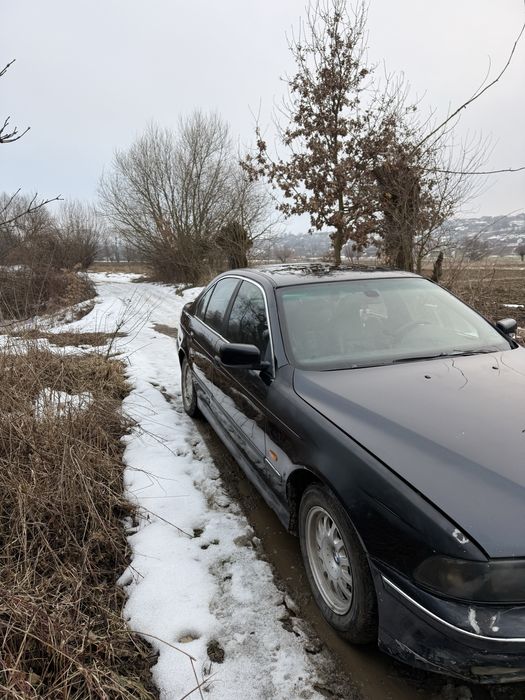 Продам BMW E39  525