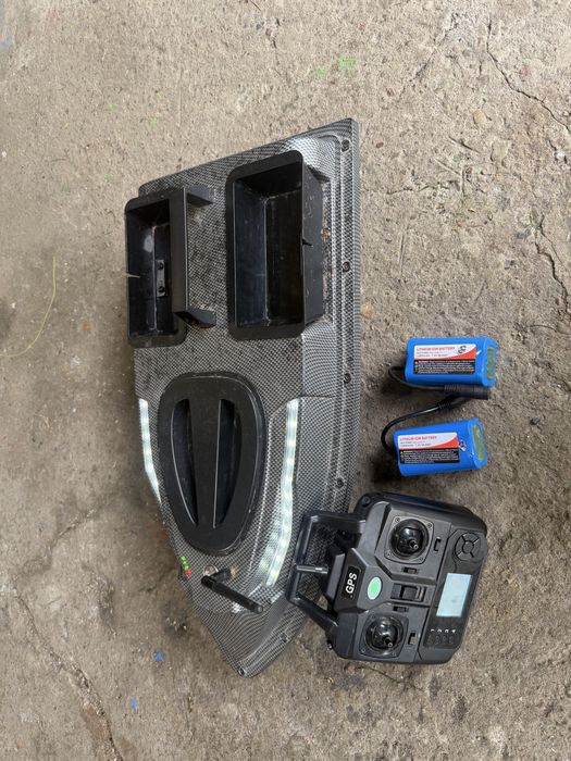 Flytec v900 łódz zanętowa