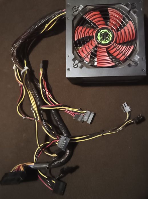 Блок питания gamemax 500w б/у рабочий