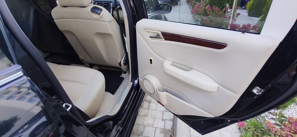 Продам автомобіль мерседес бенц b180
