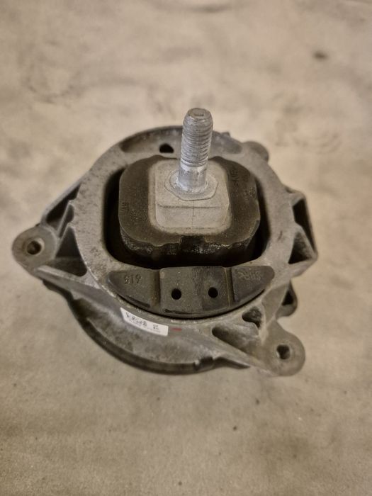 Подушка двигуна BMW