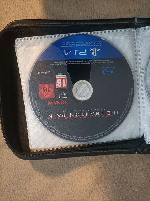 Jogo PS4 Metal Gear Solid V: The Phantom Pain - Day One