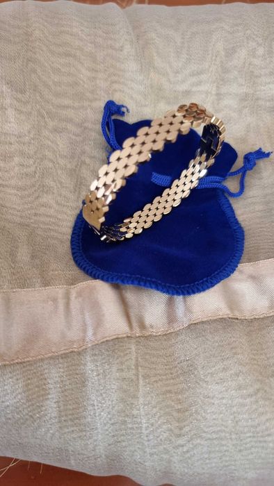 Bracelete em aço inoxidável  emtraçada