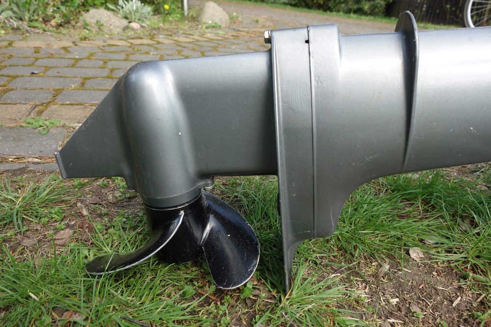 silnik spalinowy dwusuwowy marki Mariner 4