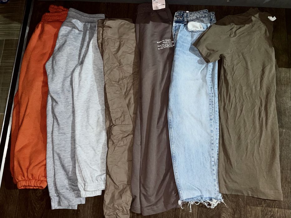 Продам пакет речей жіночих розмір С-М 42-44 штани кофти футболки джинс