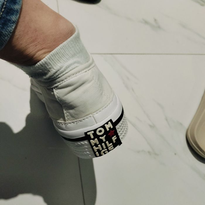 Białe tenisówki Tommy Hilfiger r.38
