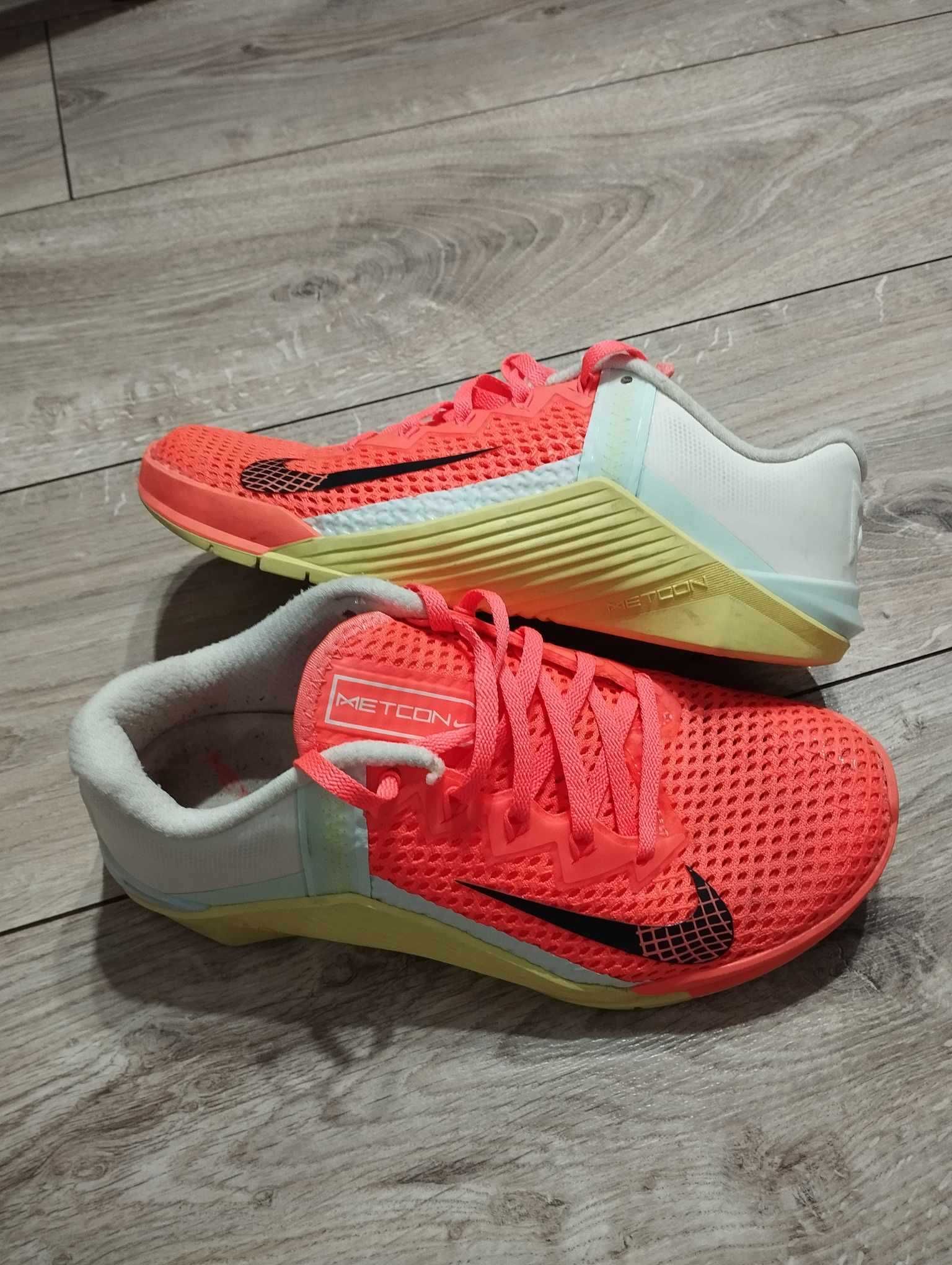 Metcon 6 cena sale