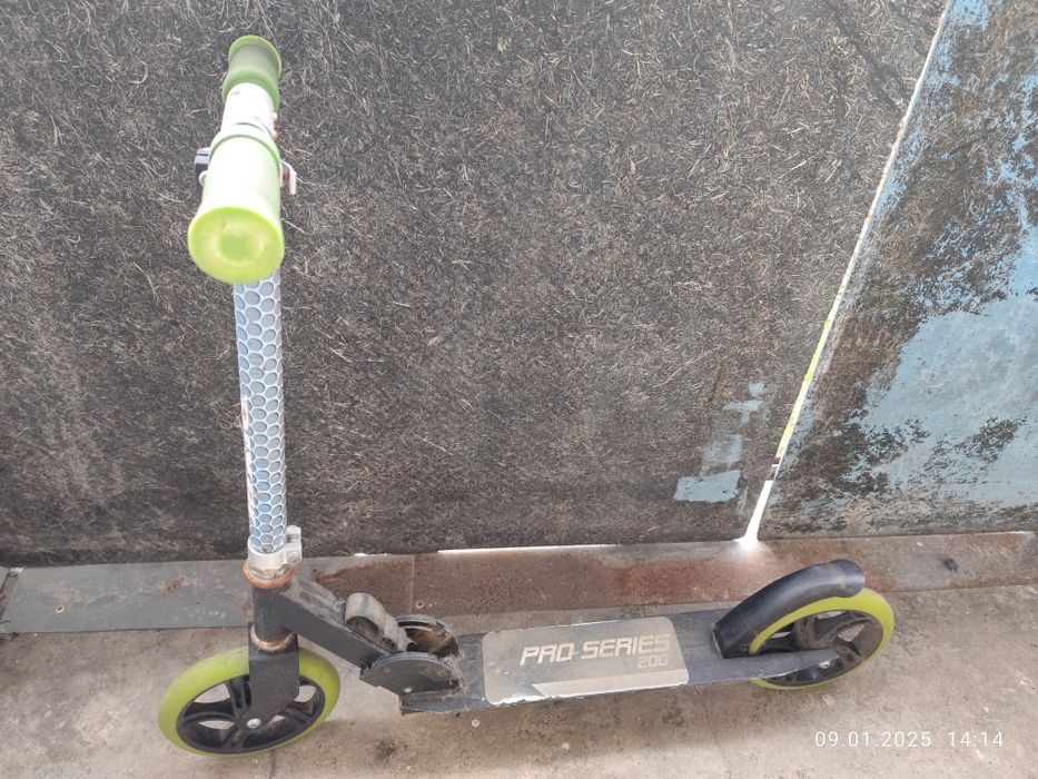 Дитячий самокат Pro series 200
