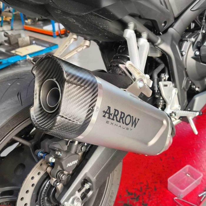 Vendo Honda Cbr 650R Eclutch