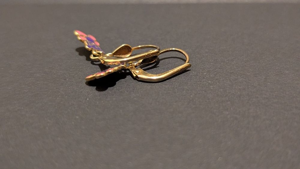 Złote kolczyki dziewczęce