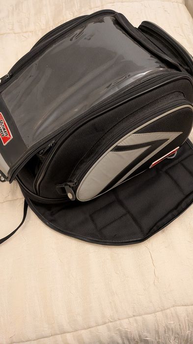 Calças e mala para depósito de moto