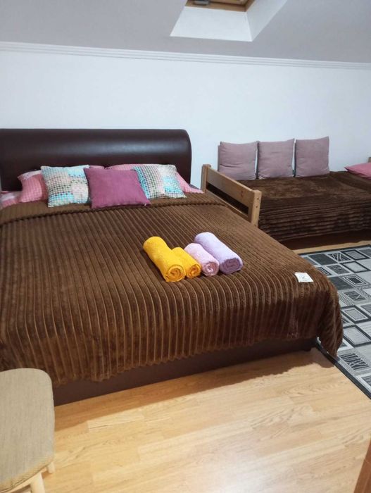 Подобово окремі номера з санвузлами, кухнею, паркінг в м.Берегово