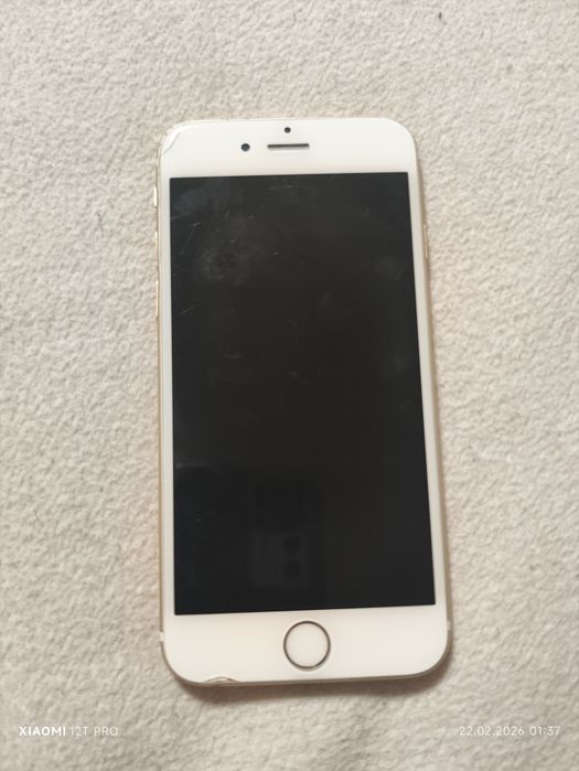 Продам телефон iPhone 6