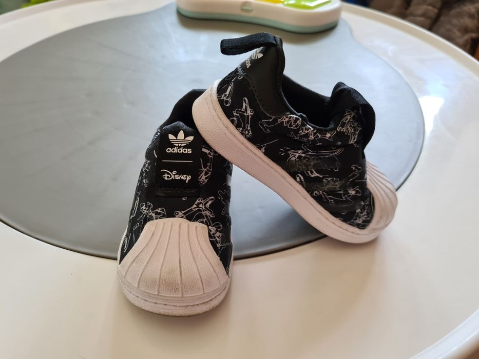 Ténis Adidas Disney