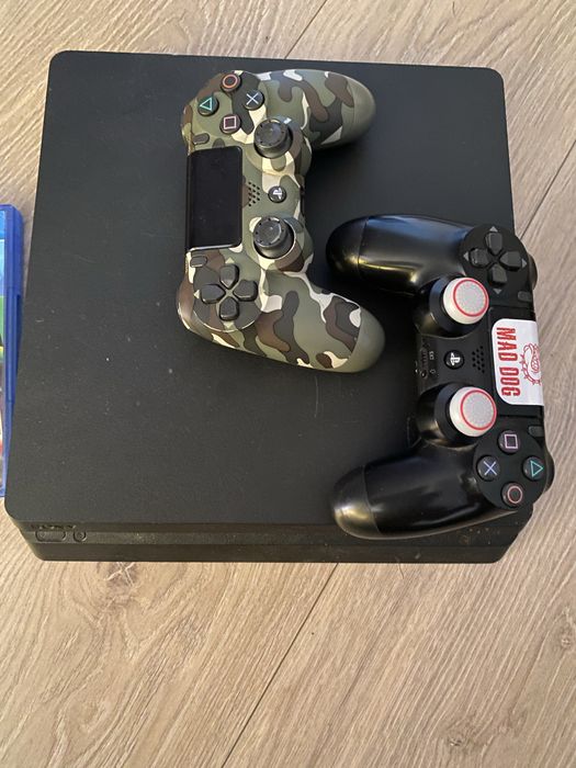 Playstation 4 z dodatkami