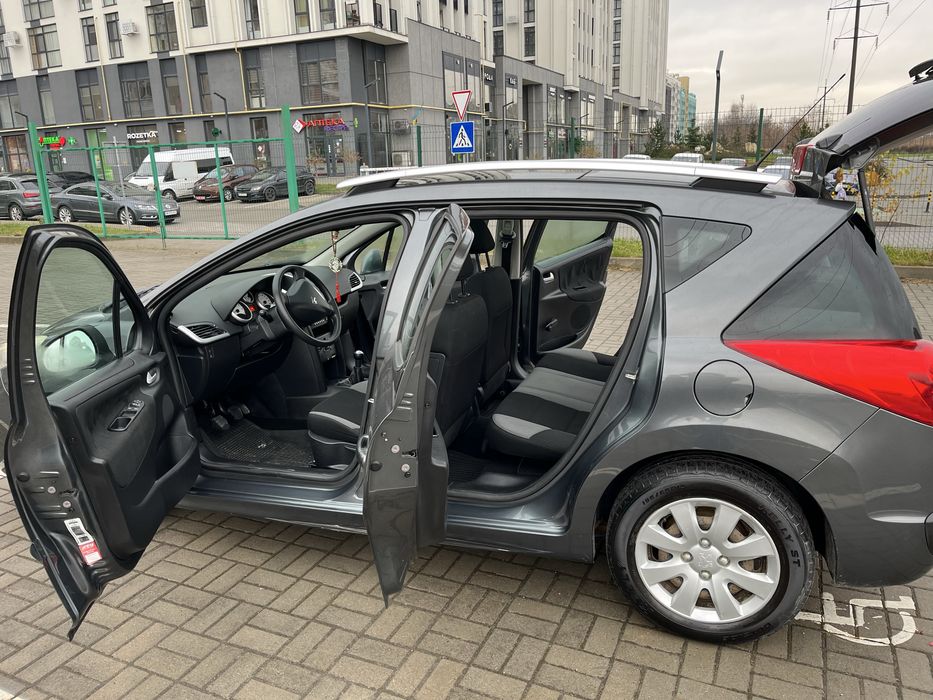 Продаю авто Peugeot 207