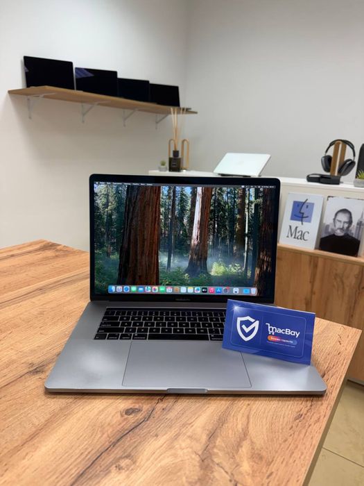 MacBook Pro 15” 2018 Space Gray . Стан: 9/10(Дуже Хороший Стан)