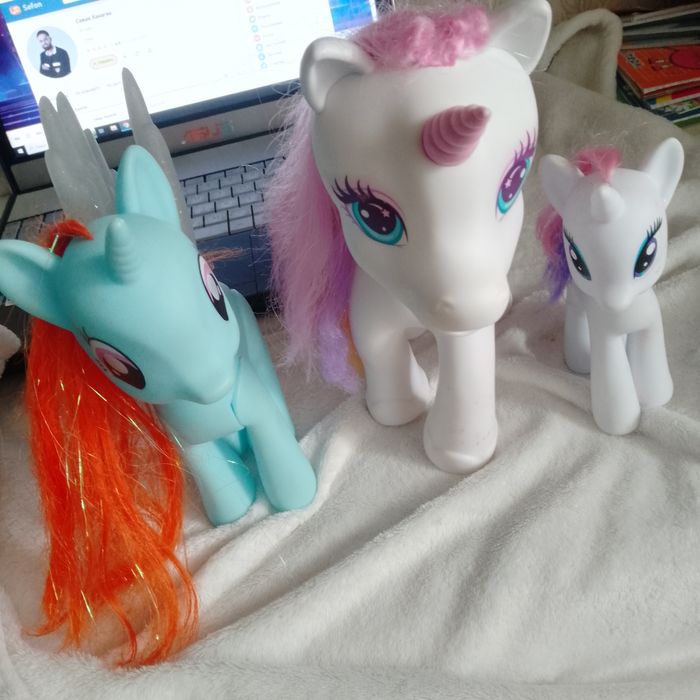 Єдинороги іграшки пони