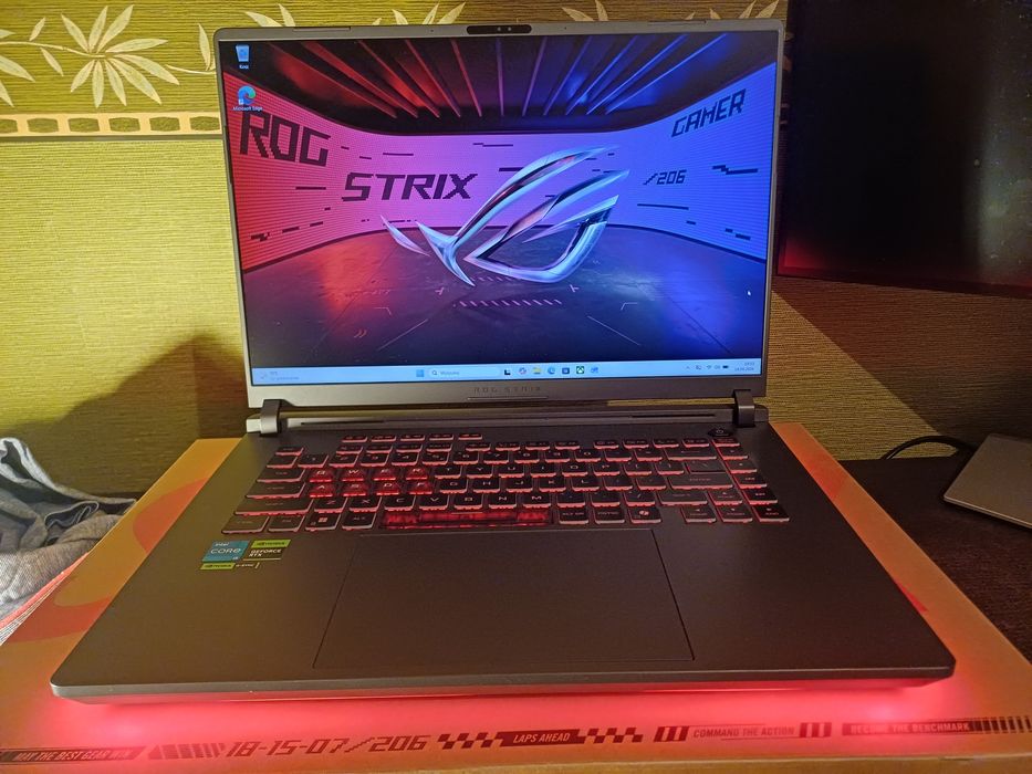 Laptop Asus Rog STRIX G16