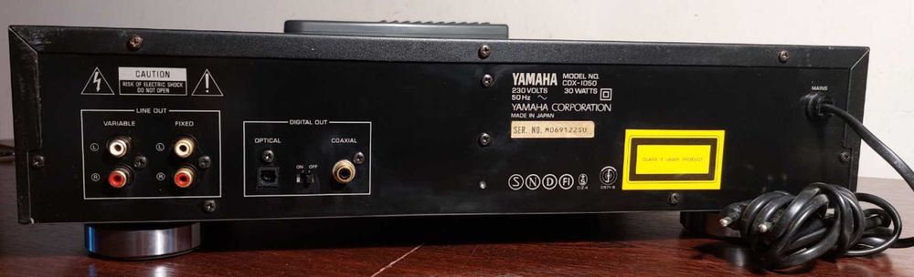 CD-програвач Yamaha CDX-1050