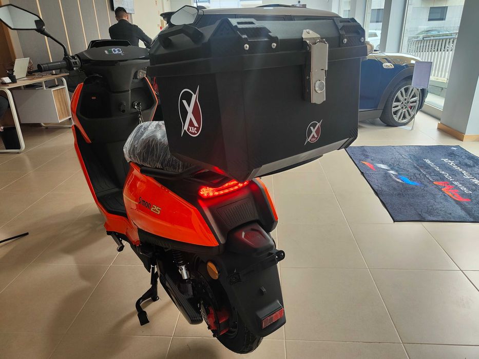 SCOOTER ELÉTRICA SEM CARTA XEC SIMON 24 e 25
