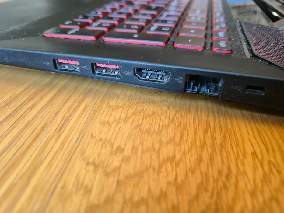 laptop Lenovo Y700-15ISK, i7, 32GB RAM, SSD 500GB, plecak, FV, kam.3D,