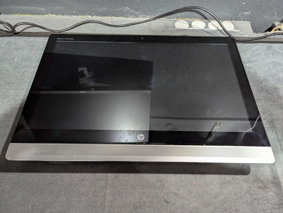 HP EliteOne 800 G2 23' Touch AIO + Pé (para peças)