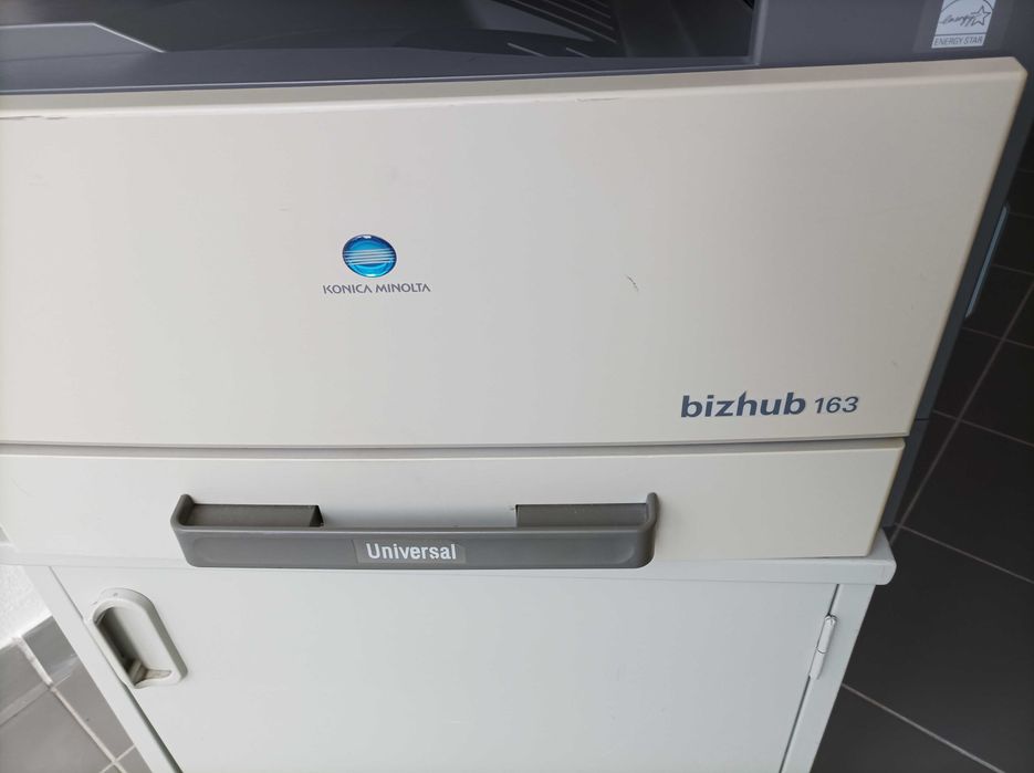 Máquina fotocopiadora Konica Minolta Bizhub 163