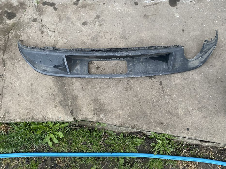 Нижня губа заднього бампера Volkswagen golf 7