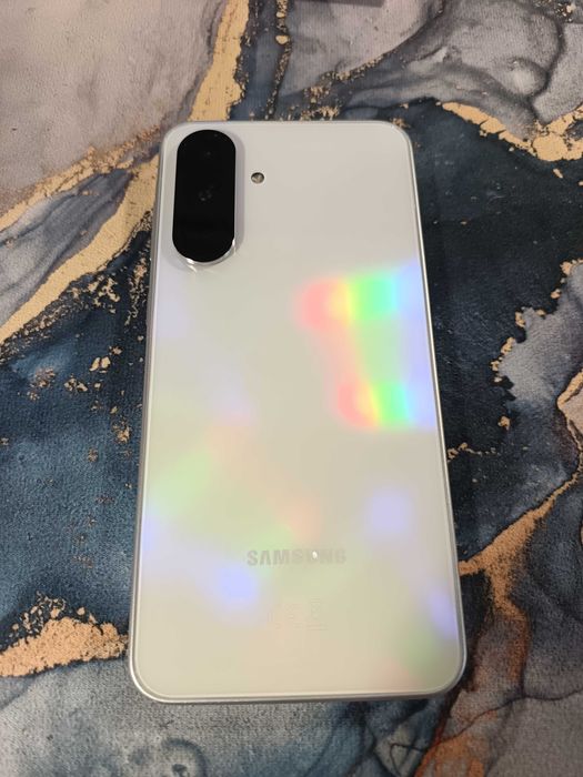 Продам Samsung A36 5G 6/128gb. оригинал , цвет белый .