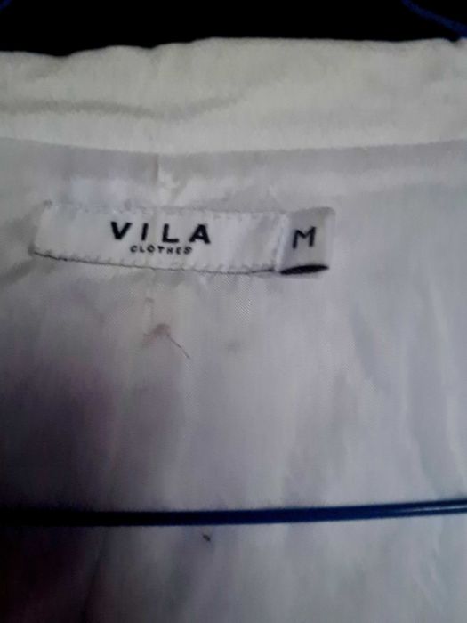 Biały żakiet Vila