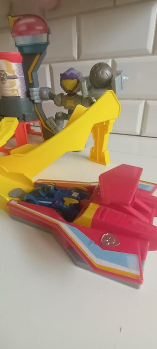 Psi patrol baza , tor, meteoryt