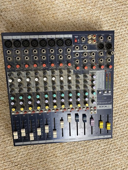 микшерный пульт Soundcraft EFX8.