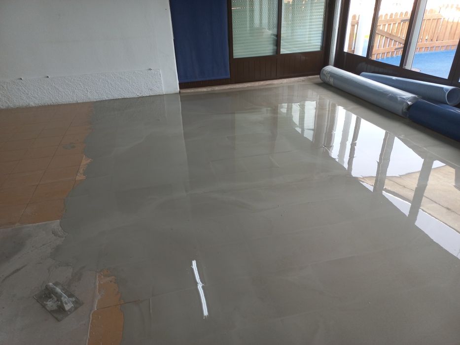 Aplicador de pavimentos vinilicos em rolo e click