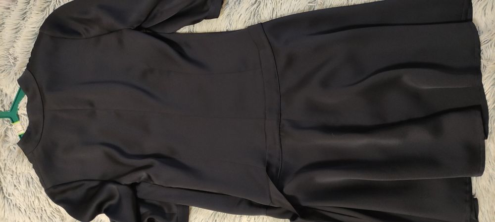 Элегантное платье Vilonna