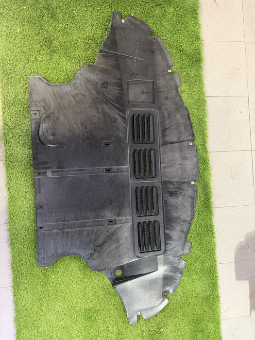 Resguardo do motor Bentley Continental GT