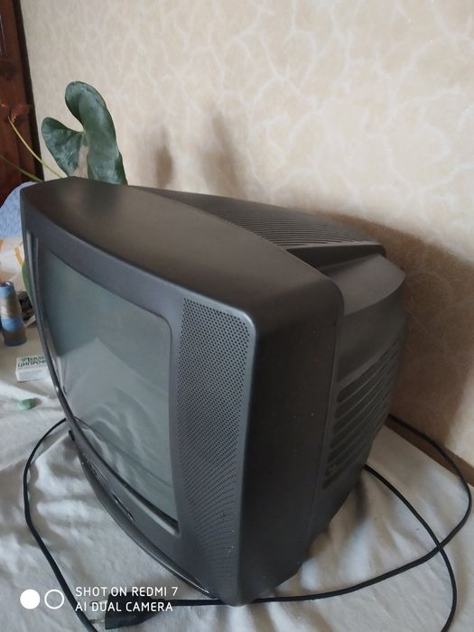 Телевизор Daewoo диагональ 35