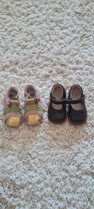 2 pares de calçado por 10€
