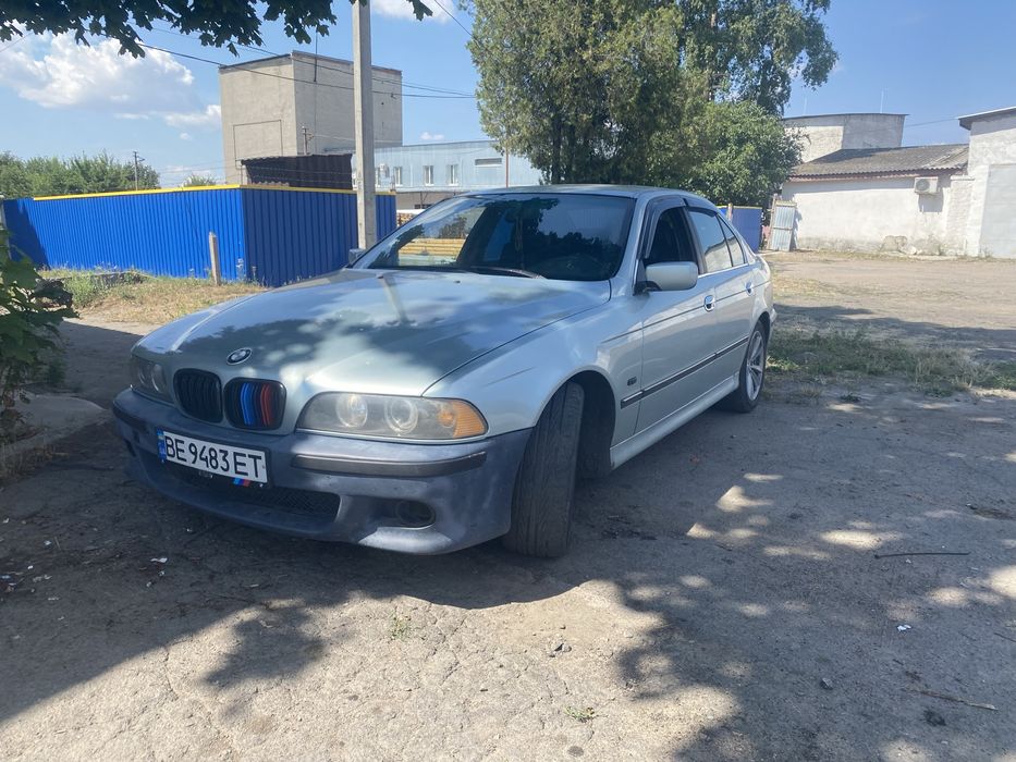 Продам BMW E39 520і
