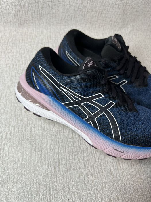 Спортивні ASICS GT-2000 10W • Розмір 40 ( 25,5 см )