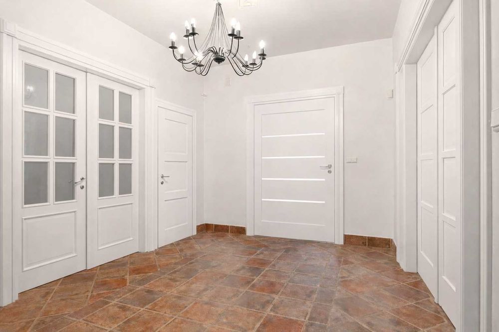 Lakierowanie i Renowacja Mebli, Drzwi, Frontów. Lakiernia Meblowa.