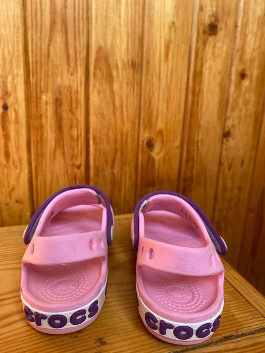 Crocs c9 рожеві сандалі