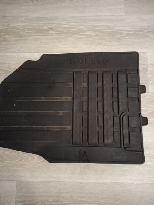 Продам гумові килимки для авто. 4шт