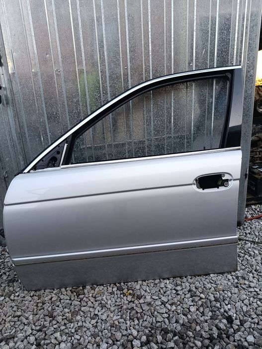 BMW E39 sedan Titansilber 354- drzwi przednie lewe