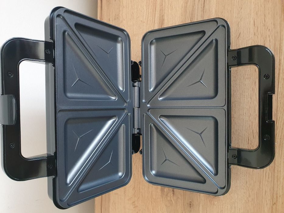 Opiekacz do kanapek,tostów Bestron XL 900W Idealny stan!