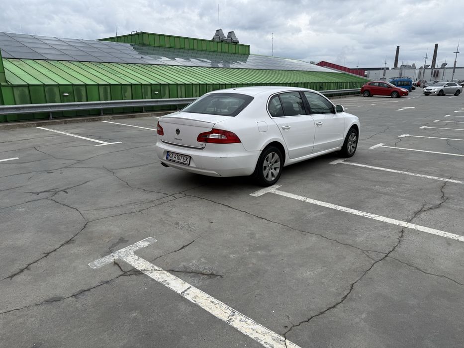 SKODA SUPERB 2012 (флагман, вище клас за OCTAVIA)