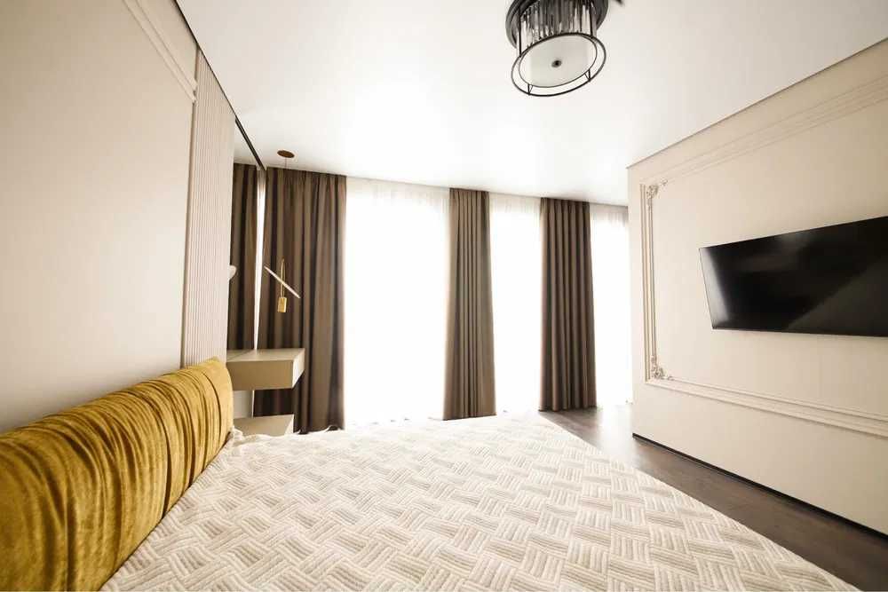 Вітаю. Продаж будинок, дуплекс з ремонтом, окремий заїзд, газ.