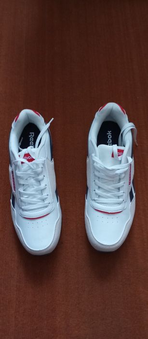 Продам кроссовки