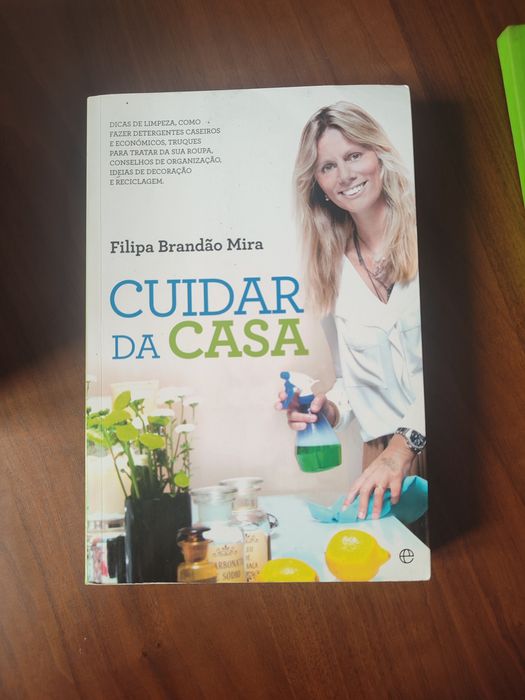 Livro Cuidar da Casa. Portes incluídos.